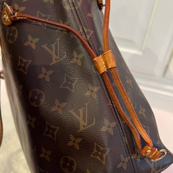 π«SOLDπ« Authentic Louis Vuitton Neverfull MM - Picture 5 of 16